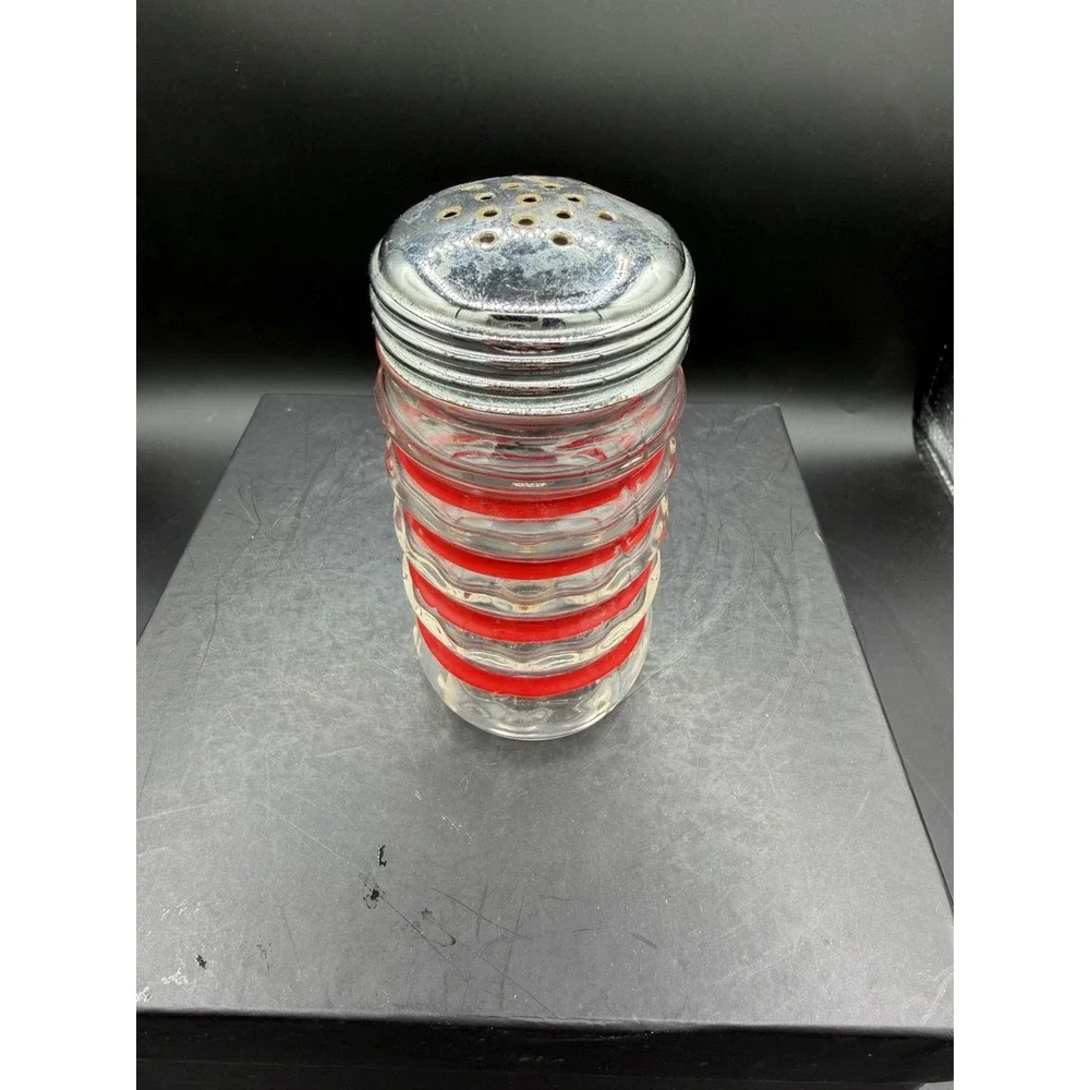 🍳✨ Vintage Hazel Atlas Stripe Kitchen Shaker – Clear Glass w/ Red Stripes ✨🍳